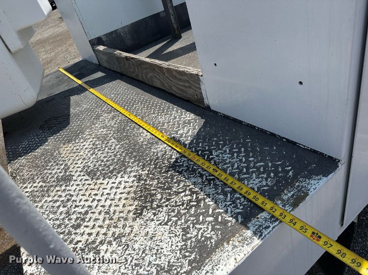 image for item DY0045 2006 Ford F450 Super Duty bucket truck