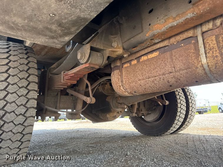 image for item DY0045 2006 Ford F450 Super Duty bucket truck