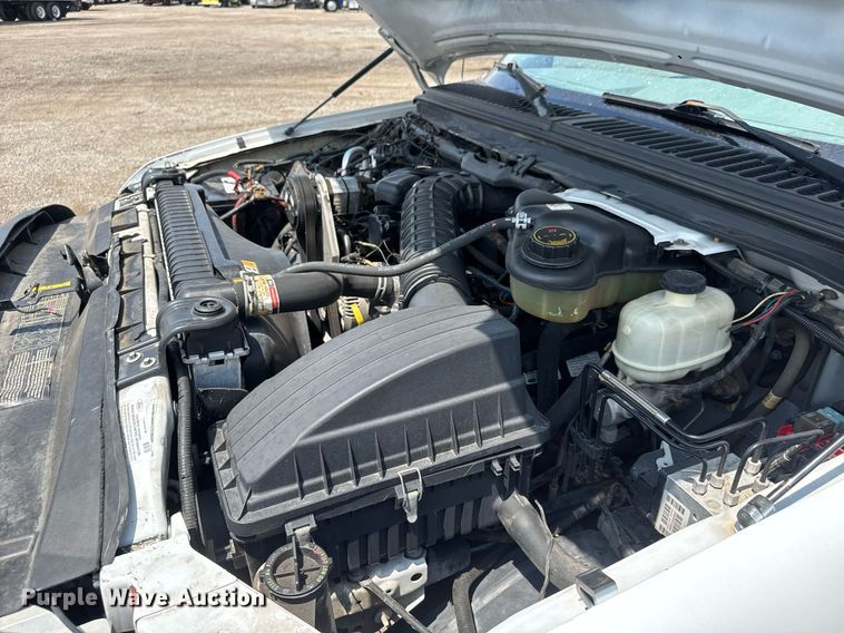 image for item DY0045 2006 Ford F450 Super Duty bucket truck