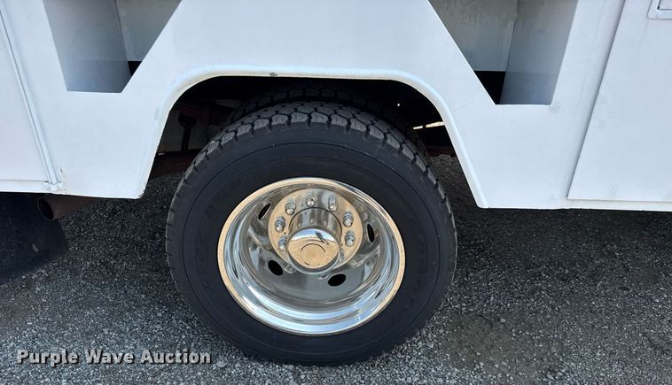 image for item DY0045 2006 Ford F450 Super Duty bucket truck