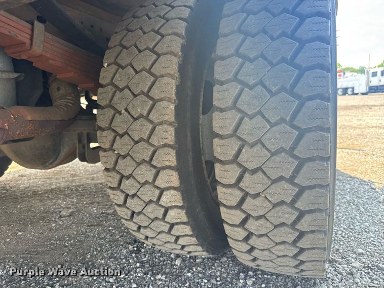 image for item DY0045 2006 Ford F450 Super Duty bucket truck