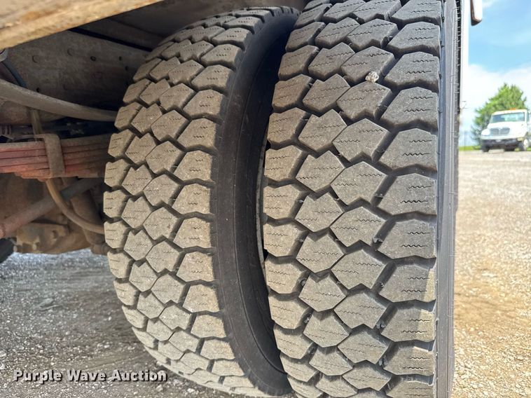 image for item DY0045 2006 Ford F450 Super Duty bucket truck