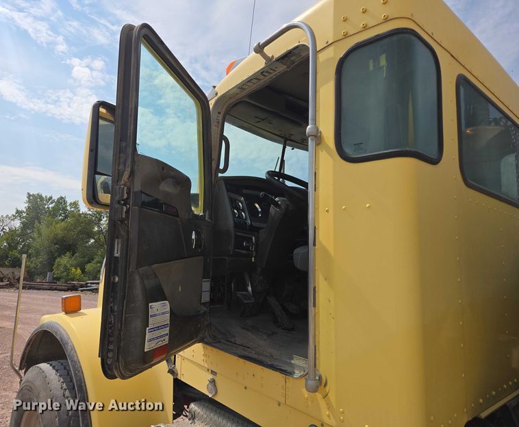 image for item DY1130 2009 Kenworth W900  ready mix truck