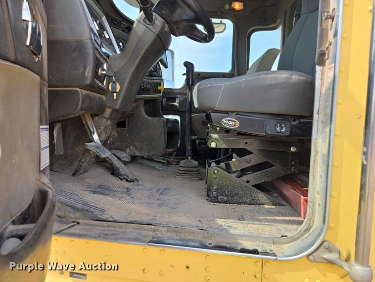 image for item DY1130 2009 Kenworth W900  ready mix truck