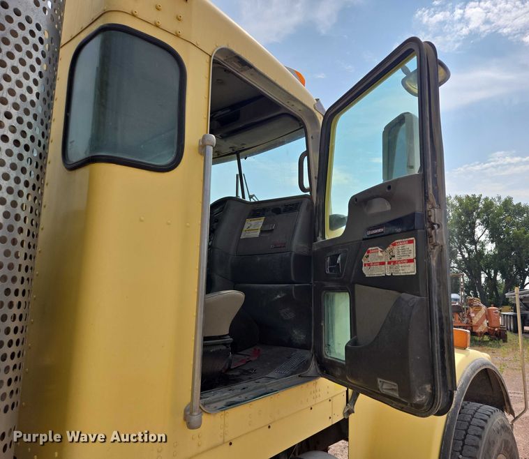 image for item DY1130 2009 Kenworth W900  ready mix truck