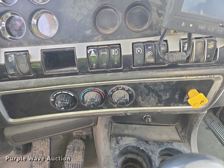 image for item DY1130 2009 Kenworth W900  ready mix truck