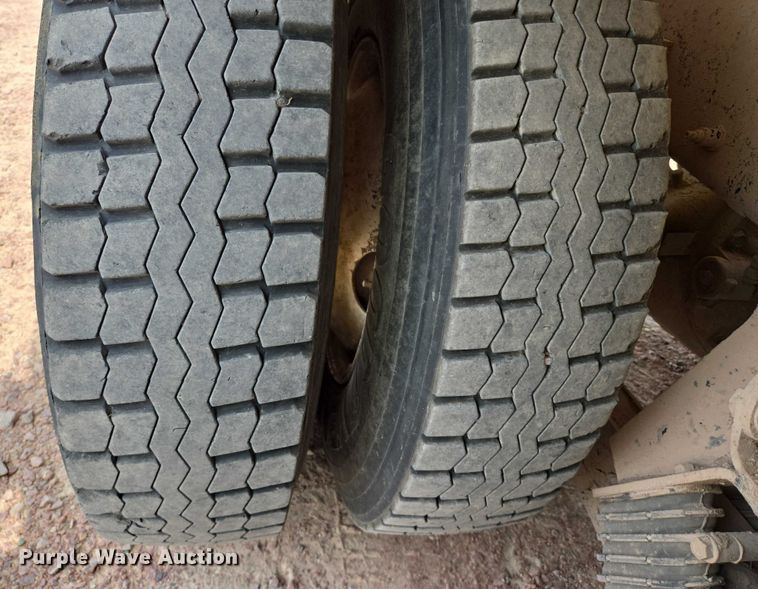 image for item DY1130 2009 Kenworth W900  ready mix truck