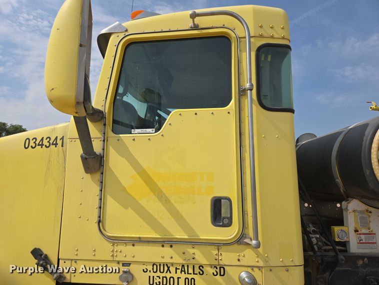 image for item DY1132 2009 Kenworth W900 ready mix truck