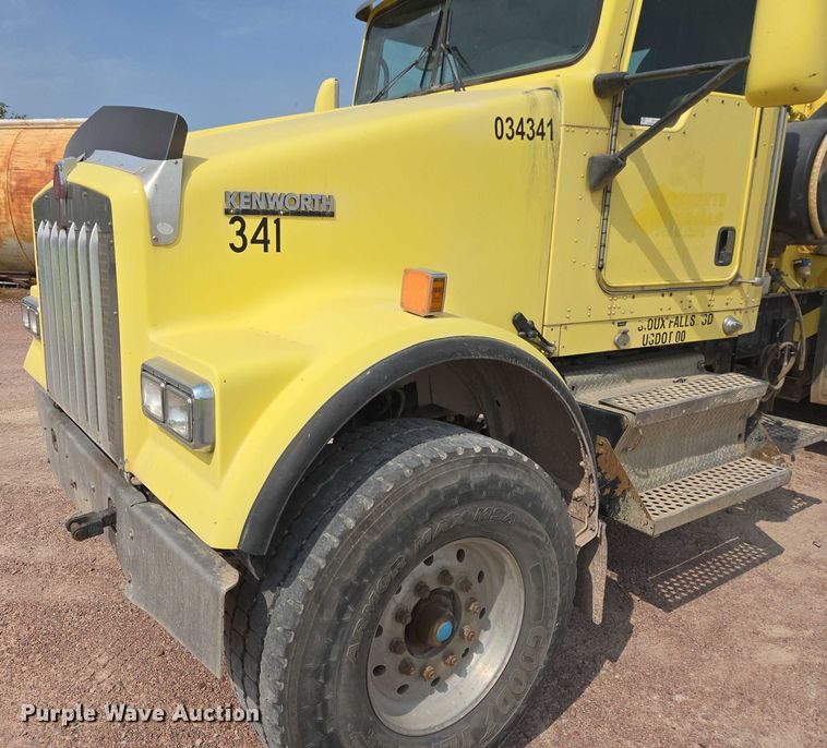 image for item DY1132 2009 Kenworth W900 ready mix truck