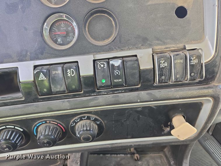 image for item DY1132 2009 Kenworth W900 ready mix truck