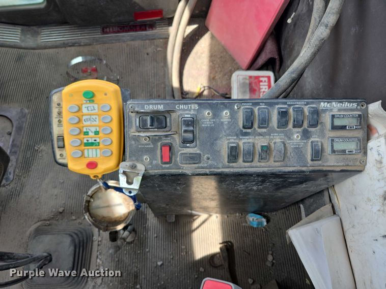 image for item DY1132 2009 Kenworth W900 ready mix truck