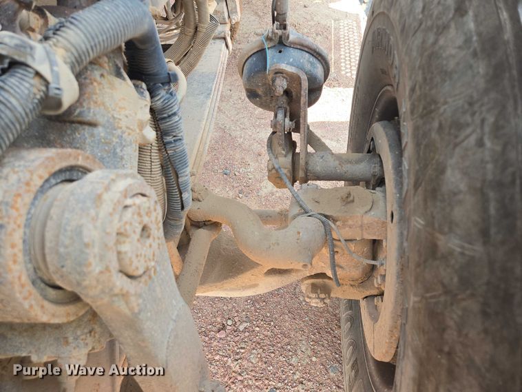 image for item DY1132 2009 Kenworth W900 ready mix truck