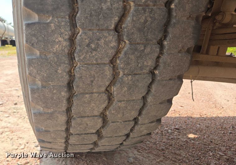 image for item DY1132 2009 Kenworth W900 ready mix truck