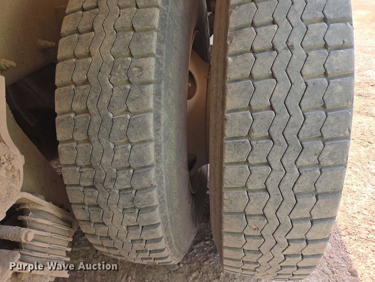 image for item DY1132 2009 Kenworth W900 ready mix truck