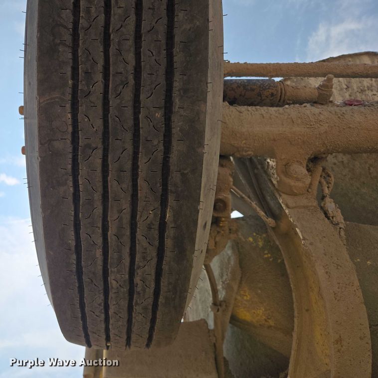 image for item DY1132 2009 Kenworth W900 ready mix truck