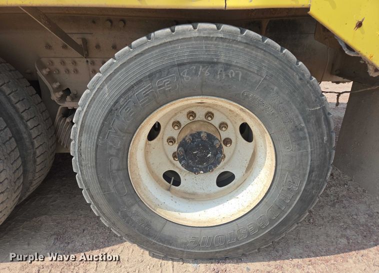 image for item DY1132 2009 Kenworth W900 ready mix truck