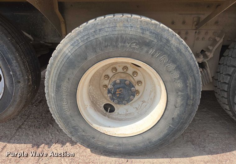 image for item DY1132 2009 Kenworth W900 ready mix truck