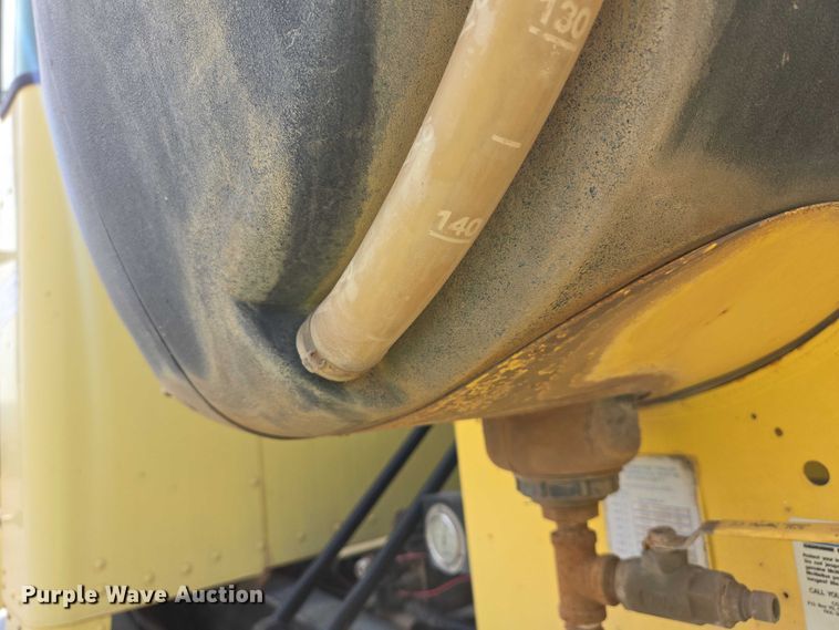 image for item DY1133 2009 Kenworth W900  ready mix truck