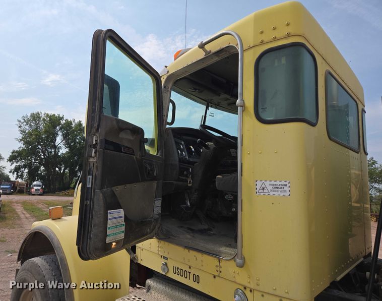 image for item DY1133 2009 Kenworth W900  ready mix truck