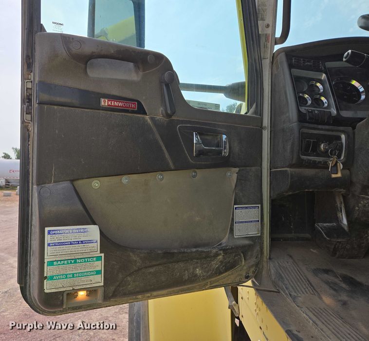 image for item DY1133 2009 Kenworth W900  ready mix truck