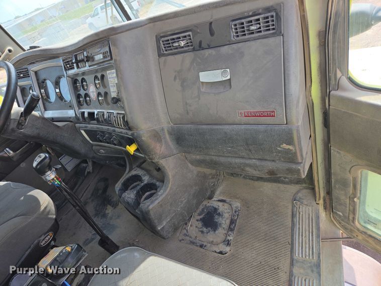 image for item DY1133 2009 Kenworth W900  ready mix truck