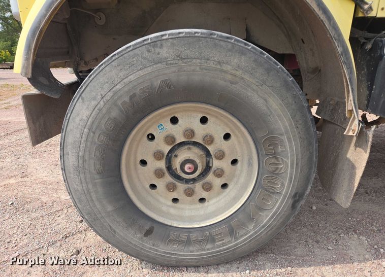 image for item DY1133 2009 Kenworth W900  ready mix truck