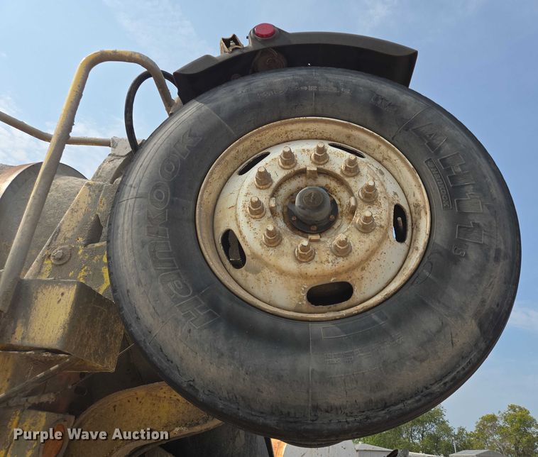 image for item DY1133 2009 Kenworth W900  ready mix truck