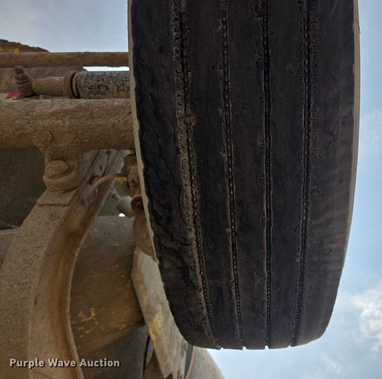 image for item DY1133 2009 Kenworth W900  ready mix truck