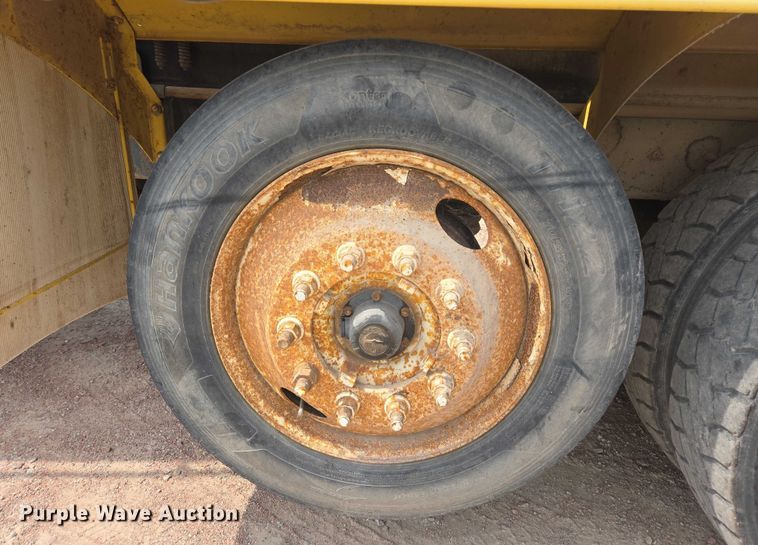 image for item DY1133 2009 Kenworth W900  ready mix truck