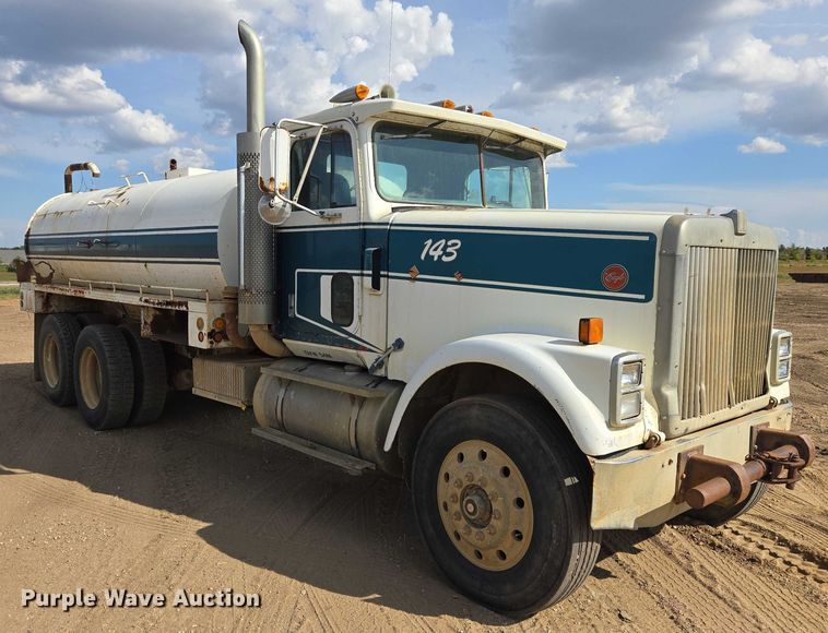 image for item DY1201 1988 International 9300 water truck