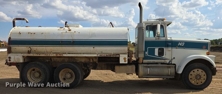 image for item DY1201 1988 International 9300 water truck