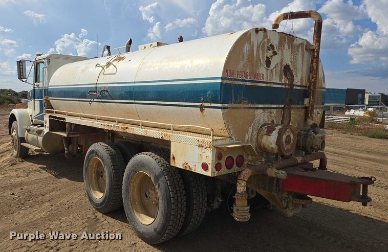 image for item DY1201 1988 International 9300 water truck