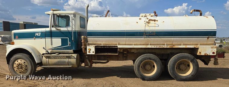 image for item DY1201 1988 International 9300 water truck