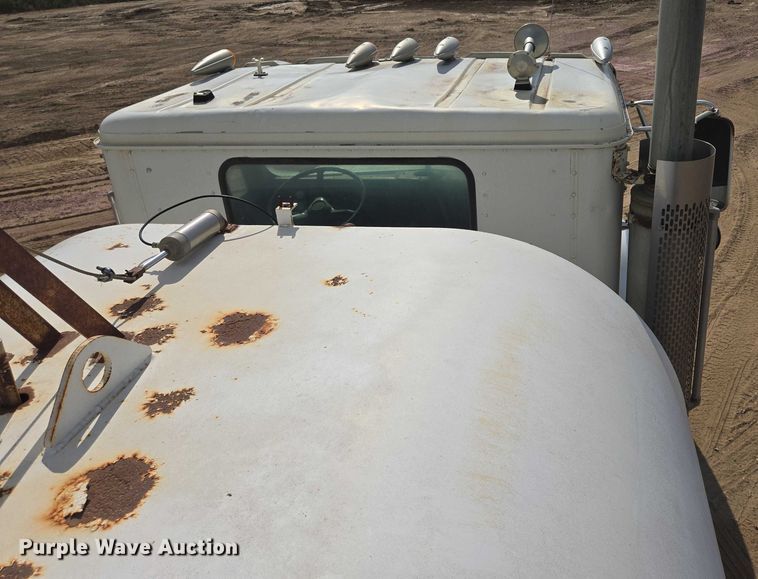 image for item DY1201 1988 International 9300 water truck