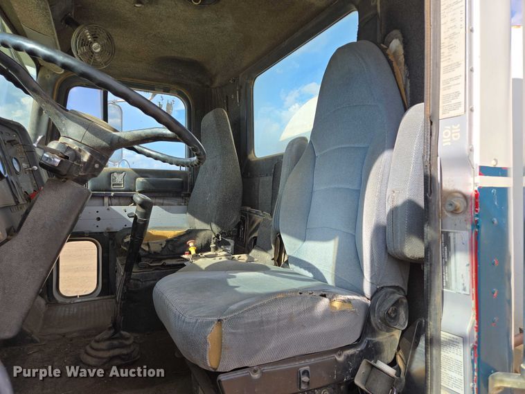 image for item DY1201 1988 International 9300 water truck