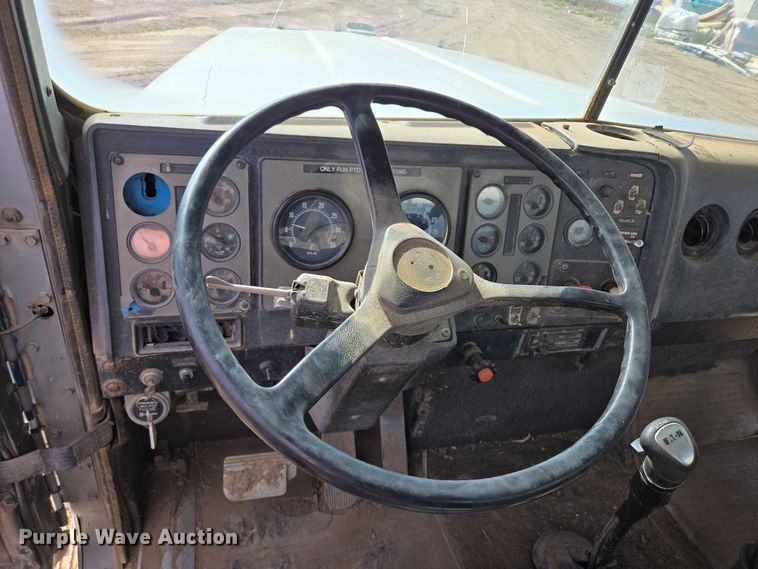 image for item DY1201 1988 International 9300 water truck