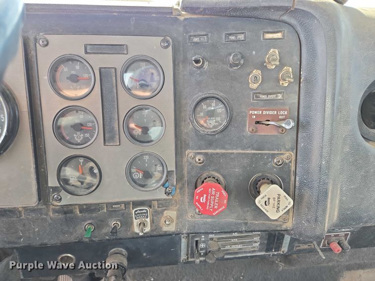 image for item DY1201 1988 International 9300 water truck