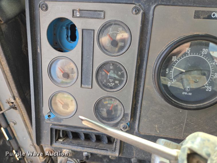 image for item DY1201 1988 International 9300 water truck