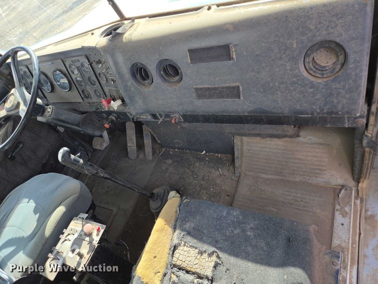 image for item DY1201 1988 International 9300 water truck