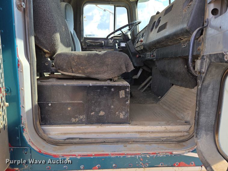 image for item DY1201 1988 International 9300 water truck