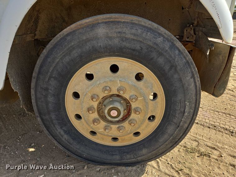 image for item DY1201 1988 International 9300 water truck