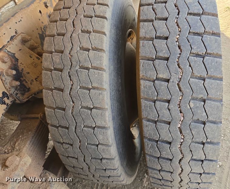 image for item DY1201 1988 International 9300 water truck