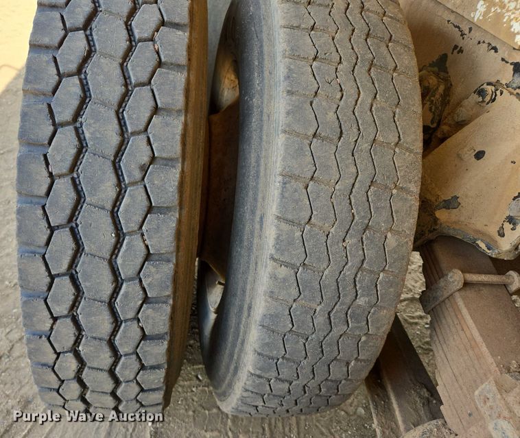 image for item DY1201 1988 International 9300 water truck