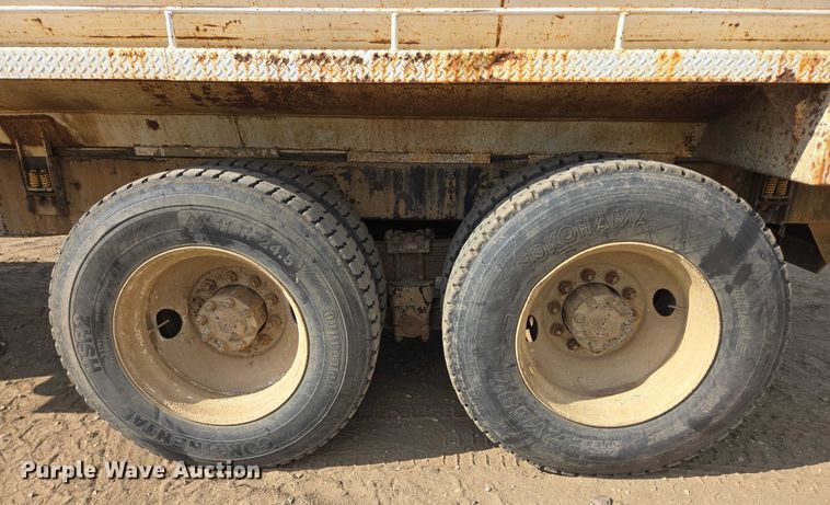 image for item DY1201 1988 International 9300 water truck