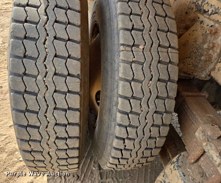 image for item DY1201 1988 International 9300 water truck