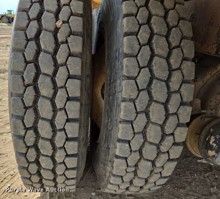 image for item DY1201 1988 International 9300 water truck