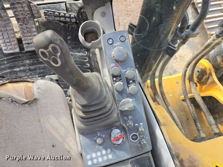 image for item DY1218 2015 John Deere 290G LC excavator