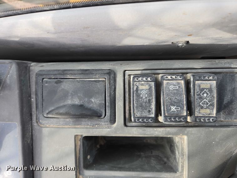 image for item DY1218 2015 John Deere 290G LC excavator