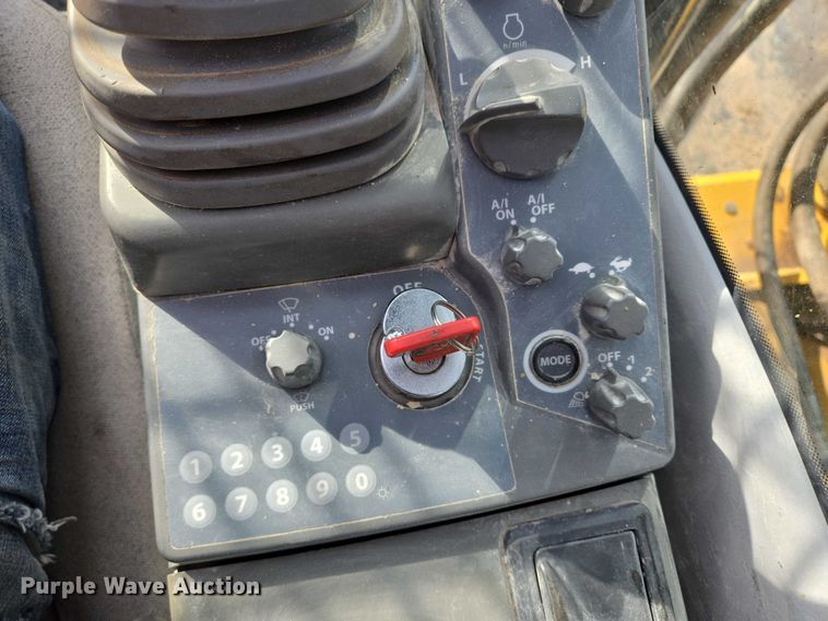 image for item DY1218 2015 John Deere 290G LC excavator