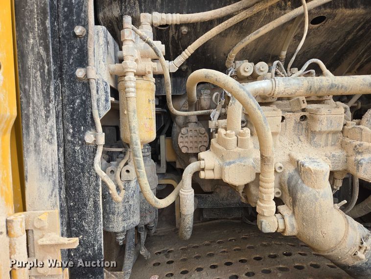 image for item DY1218 2015 John Deere 290G LC excavator